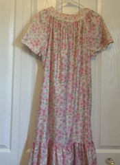 Vintage Carriage Court robe nightgown Day Dress Mumu Pink Floral Snap M 12-14