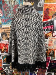 VTG 60s-70s Mod Black & White Zig Zag Knit Tassel Fringe Poncho Top Petite PXS