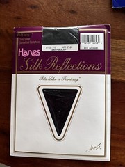 Hanes Silk Reflections Sheer Reinforced Pantyhose Vintage 1989 NOS Black CD