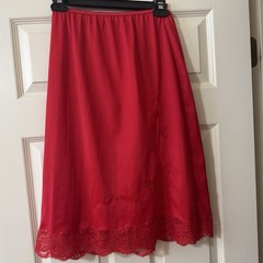 VTG Hollywood Vassarette by Munsingwear Size L Lace Hem Half Slip Sissy Silky
