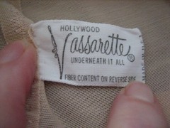 Vintage VASSARETTE HOLLYWOOD Beige Bra, Garters – Size 36C