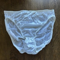 Vtg Victoria’s Secret Second Skin Hipster Brief Panty Medium White 11/96 NWOT