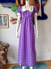 Vintage NOVELTY DRESS 1960s Babydoll Puffed Sleeves Purple Print Kidcore XS / S