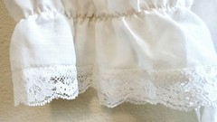 VTG 80s WHITE cotton RUFFLE LACE V NECK TOP pull on ribbon half slv L romantic