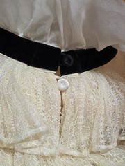 Vintage Escada Ivory Lace Tiered Ruffle Front Lond Sheer Sleeves Womens Size 36