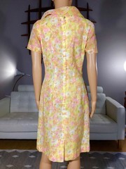 Beautiful Vintage 1950s Yellow Floral Spring Summer Wiggle Party Dress