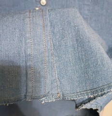 Vintage Wrangler Denim Pearl Snap Shirt~Custom Frayed Hem~Signature Pkts Size S