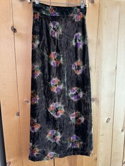 VTG ’70’s Psychedelic Crushed Velvet TIE DYE SKIRT W- 24 LONDON RIC RAC 2XS