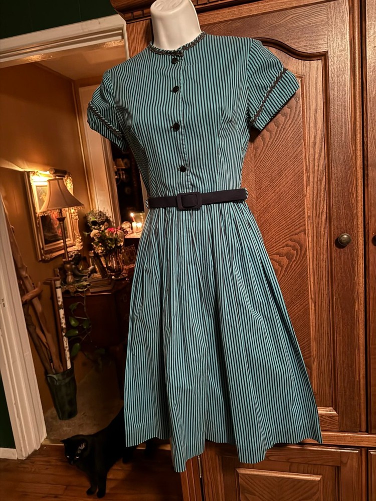 VINTAGE 50,s, 60,s MODE O’DAY SHIRT DRESS IN TURQUOISE W/ BLACK STRIPES,TRIM.