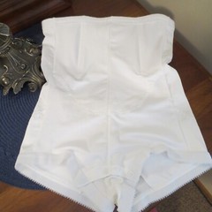 TRU HEALTH WHITE boned hi waist snap crotch surgical panties girdle 26 / M