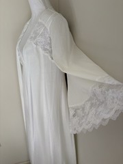 Vintage Miss Elaine 70s 2 pc white peignoir nylon set Gorgeous! Fits Like Size M