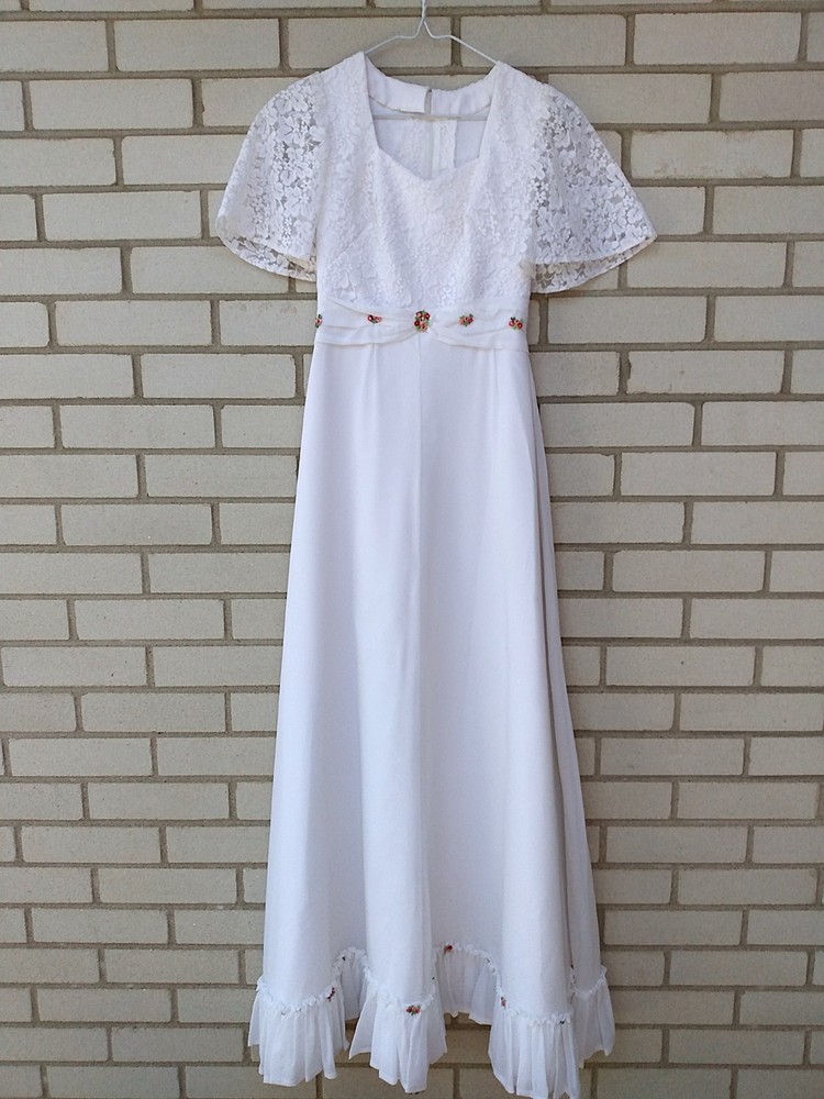 Vintage White Party Dress 29″ Bust Bridal Gown Lace Flounce Sleeves Pink Flowers