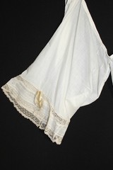 EXCEPTIONAL QUALITY ANTIQUE VICTORIAN FANCY COTTON LACE BLOOMERS 30″-32″ WAIST