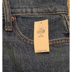 NWT Old Navy Mid-Rise Loose Boot-Cut Jeans Women’s Size 8 Petite Blue