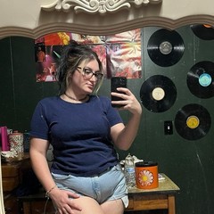 Navy blue vintage 90s cropped cotton tee Measurements: Bust 42 in. Length 23 in