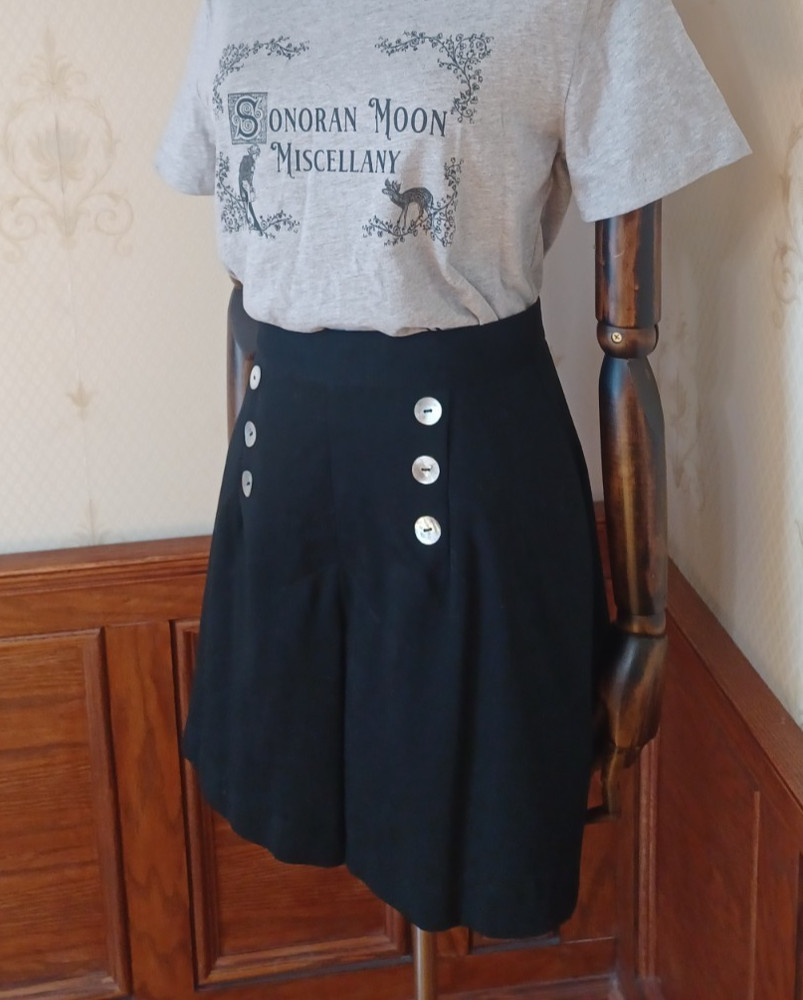 Vintage 1980s/1990s Willow Ridge Black High Waist Sailor Style Pinup Culottes