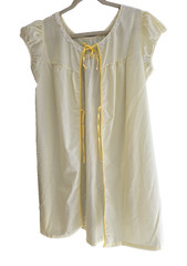 Vintage Dixie Belle Yellow Embroidered Floral Robe Nightgown Womans Size Medium
