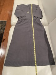 40s-50s GREY STRIPED SEERSUCKER FITTED DAY DRESS W LUCITE GOLD FLECK BUTTON M- L
