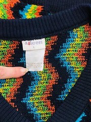 Vintage 1970s colorful rainbow stripe sweater chevron color block crop top shirt