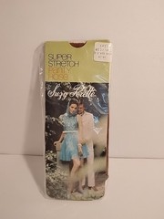 NIP NOS VINTAGE SUZY PERETTE NYLON PANTY HOSE Med Tall 5’6″And Over BEIGE