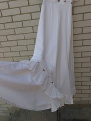Vintage White Party Dress 29″ Bust Bridal Gown Lace Flounce Sleeves Pink Flowers