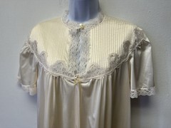 JC Penney Vintage Two-Piece Nylon Nightgown Robe Peignoir Set S / M Ivory Silky