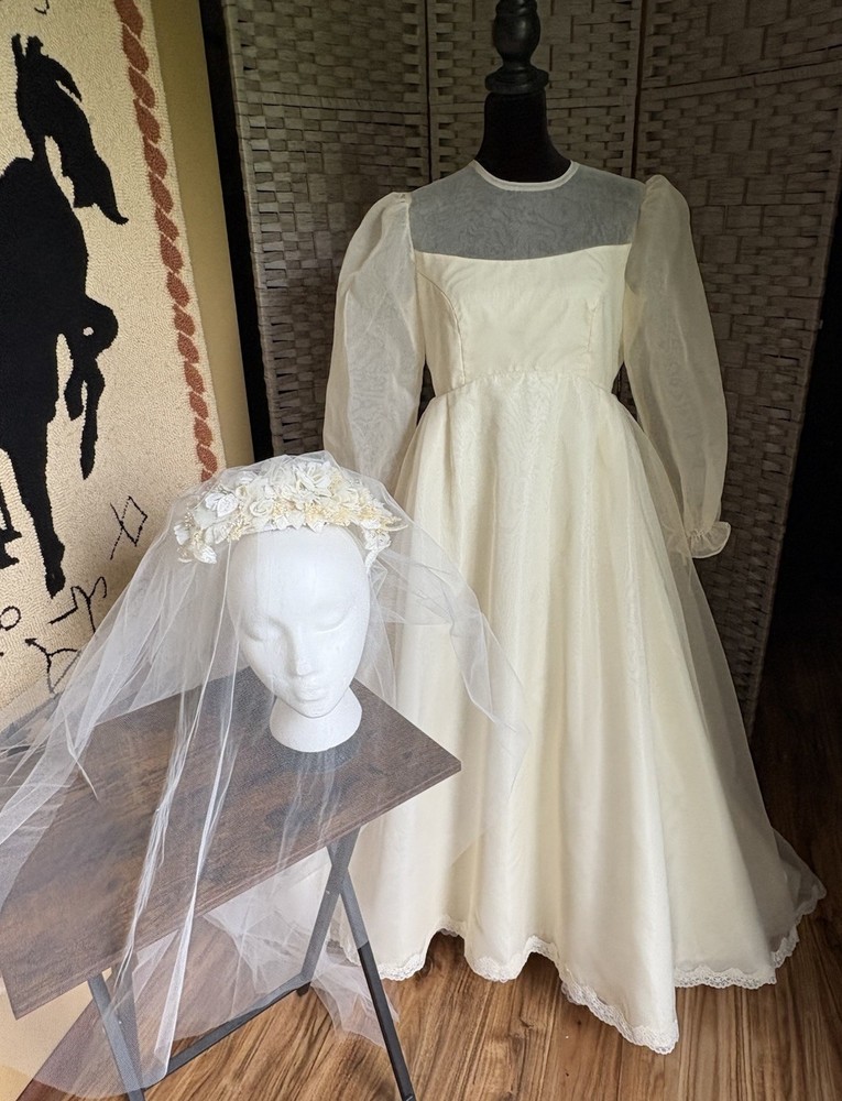 Vintage Renaissance 70’s Victorian Edwardian Wedding Dress Train Size 2/4P +VEIL