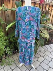 VTG Diane Freis 100% Silk Set of 2 Top & Skirt Vibrant Multicolor Beads Sequins