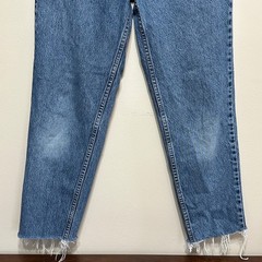 Vintage Levi’s 550 Relaxed Fit High Waist Jeans Womens 25×26 Frayed Blue Denim