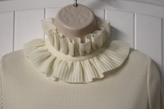 Vintage 1960s Neusteters Dalton womens long sleeve ruffled neck ivory top size 8