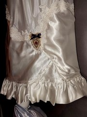VTG REAL SATIN SHINY F. WEST ESQUE RUFFLES BIAS DEMURE REGAL BOW HALF SLIP SM