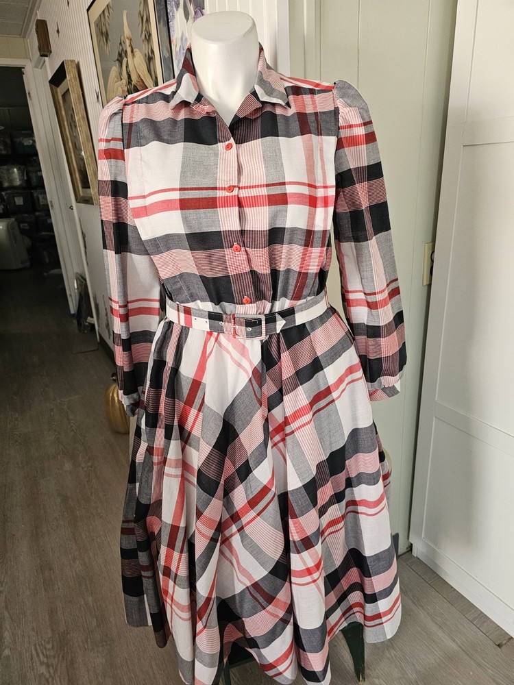 Vintage TC II Plaid Shirtwaist Dress 14 Red Black White POCKETS Belted Pristine