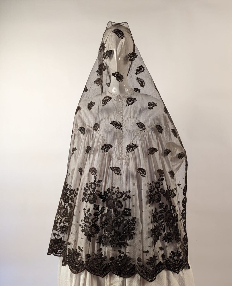 PRE CIVIL WAR 1830’S LONG HAND MADE LACE BONNET VEIL FOR DRESS W RICH FLORAL