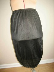 Black Half Slip, Lace Hem, 2 Lace Hip Inserts, 2 Side Slits – Size M Tag Removed