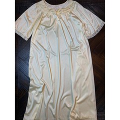 Vintage 80s Gregaro Yellow Nylon Lace Nightgown Cottagecore Grandmacore M