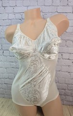Vintage Lady Manhattan 40C Shaper Bodysuit Teddy Body Briefer Girdle Beige