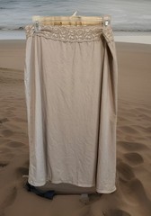 Womens Size 24″ XL/44 Half Slip VASSARETTE Beige Nude Skirt Lace Waist Side Slit