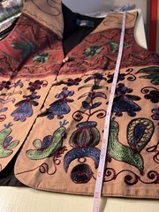 Vintage Liz Wear Embroidered Folk Art Vest Size Small Art To Wear