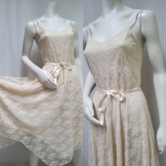 Vintage 1980/90’s TD4 by Electra Ivory Lace Handkerchief Hem Dress – Size M