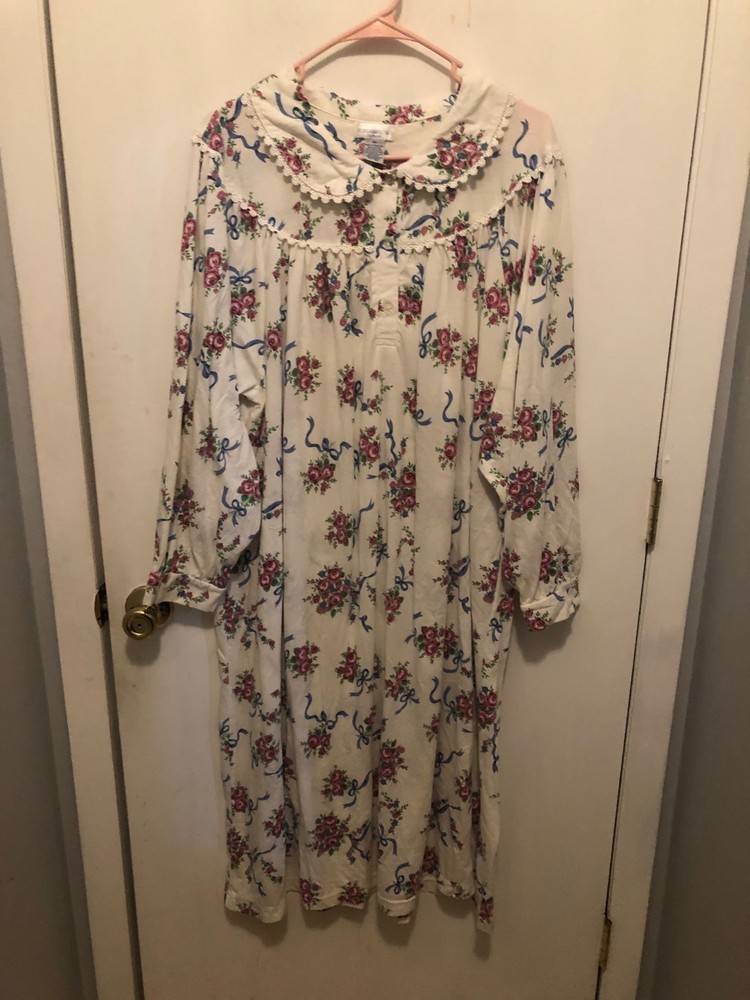 Vintage Fundamentals Woman Plus SZ 2X Modest Granny Floral Long Sleeve Nightgown
