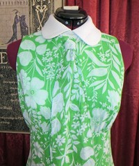 1960s 1970s Green/White Floral Maxi Dress with Large Neck Tie XS/S