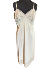 Vintage Vanity Fair Cream Nylon Slip Lace Bodice Size 40TT Made In USA