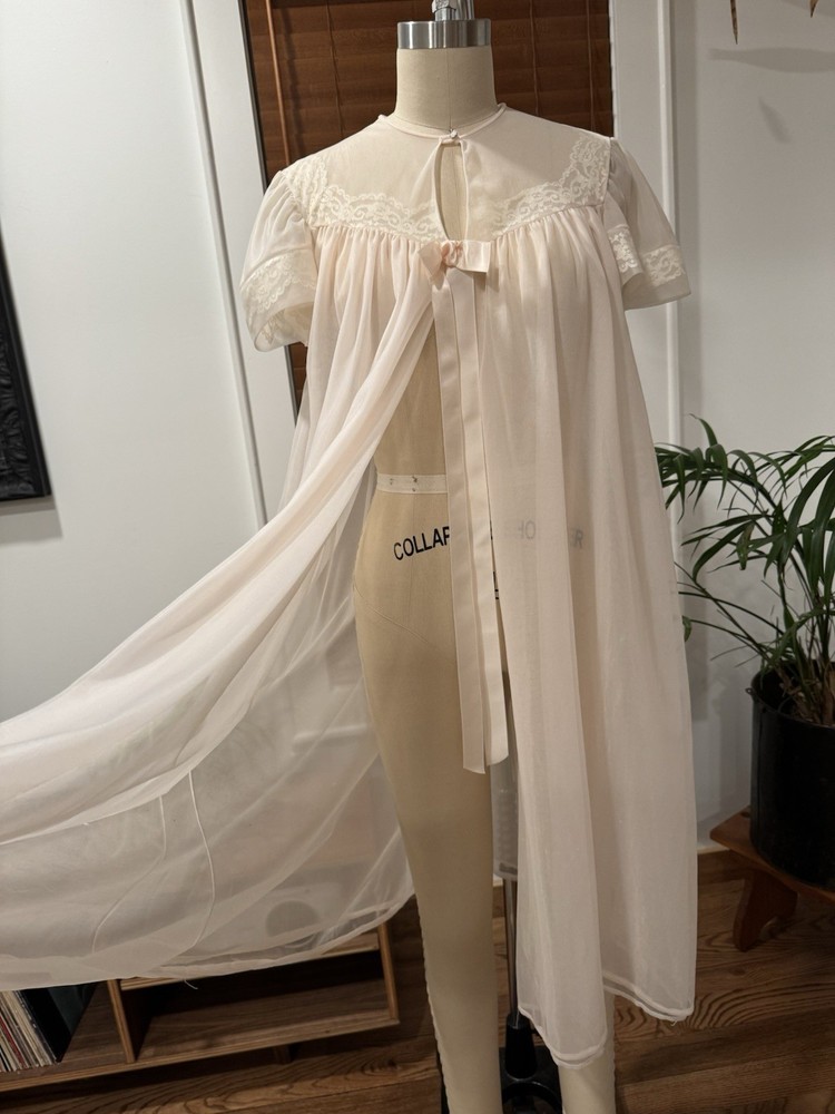 Vtg 60s Henson Kickernick Peachy Pink Sheer Chiffon Lace Peignoir Accent Robe S