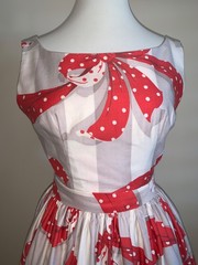 1950-60s Vintage/Retro Rockabilly Full Skirt Wrap Dress w/Pockets — Great Look!