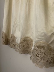 Vintage Vanity Fair 2-Pc Lingerie Set Camisole 38 Half Slip Med 22″ Cream Antron