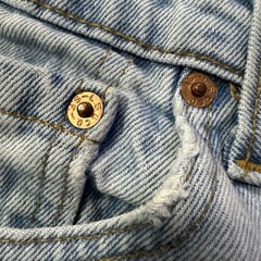 Vintage Levi’s 550 Jeans Women’s Relaxed Fit Tapered Leg Size 28 Made in Canada