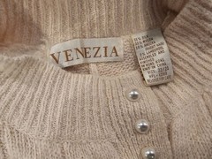 VENEZIA Vintage 80′ Silk Angora Blend Pearl Buttons Henley Sweater. Size 22/24