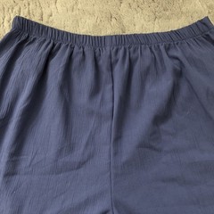 Women’s Size XL Culotte Shorts Blue Polyester Rayon Elastic Waist. 38 Length 22”