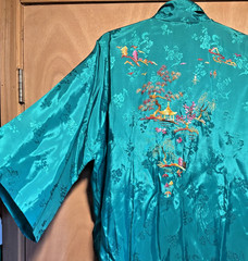 Vintage Golden Bee Embroidered Kimono Robe, All Rayon – Size Large