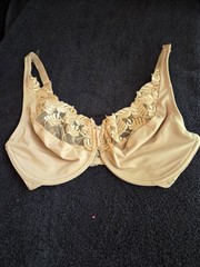 New Vintage Nude Wacoal 65190 Lace Underwire Bra 34DD Some Fraying